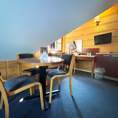 Hotel 365 Келце Екстериор снимка
