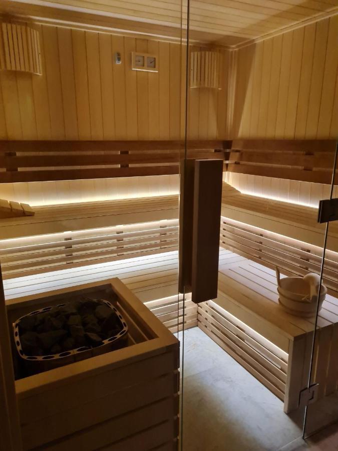 Hotel 365 Келце Екстериор снимка