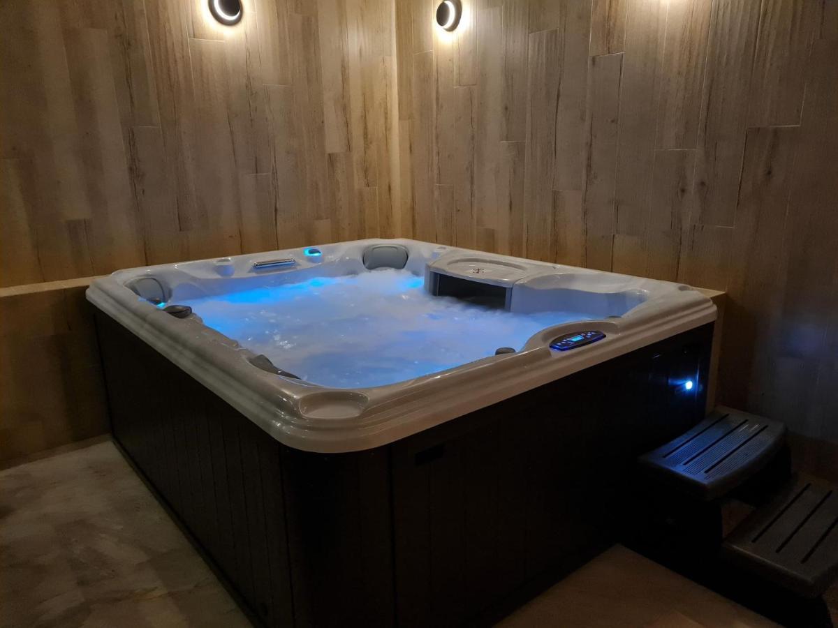 Hotel 365 Келце Екстериор снимка
