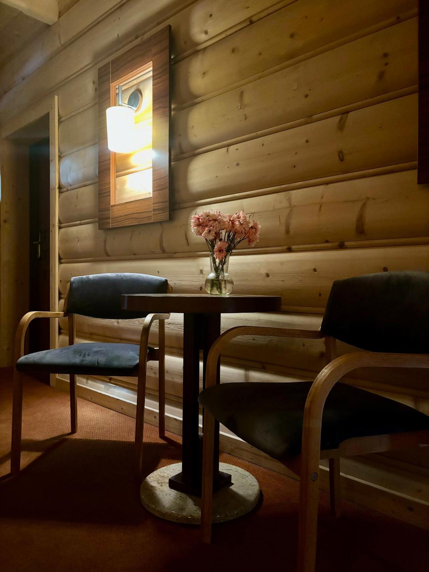 Hotel 365 Келце Екстериор снимка